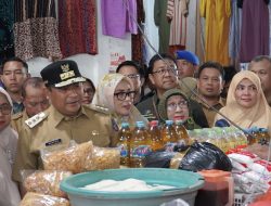 Mengendalikan Laju Inflasi Daerah, Wabup Hj Suhartina Bohari Dampingi Pj Gubernur Sulsel Meninjau Pasar Tradisional Batangase