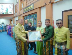 Bupati Pangkep Memberikan Penghargaan Kepada PT Semen Tonasa Atas Dukungannya Terhadap Pembangunan Daerah Melalui Pajak Daerah